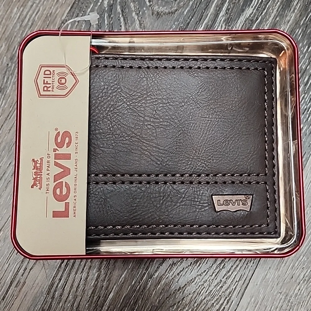 Levi's Brown Soft Coated Leather Wallet with Red Embossed Metal Case  New w/ Tag